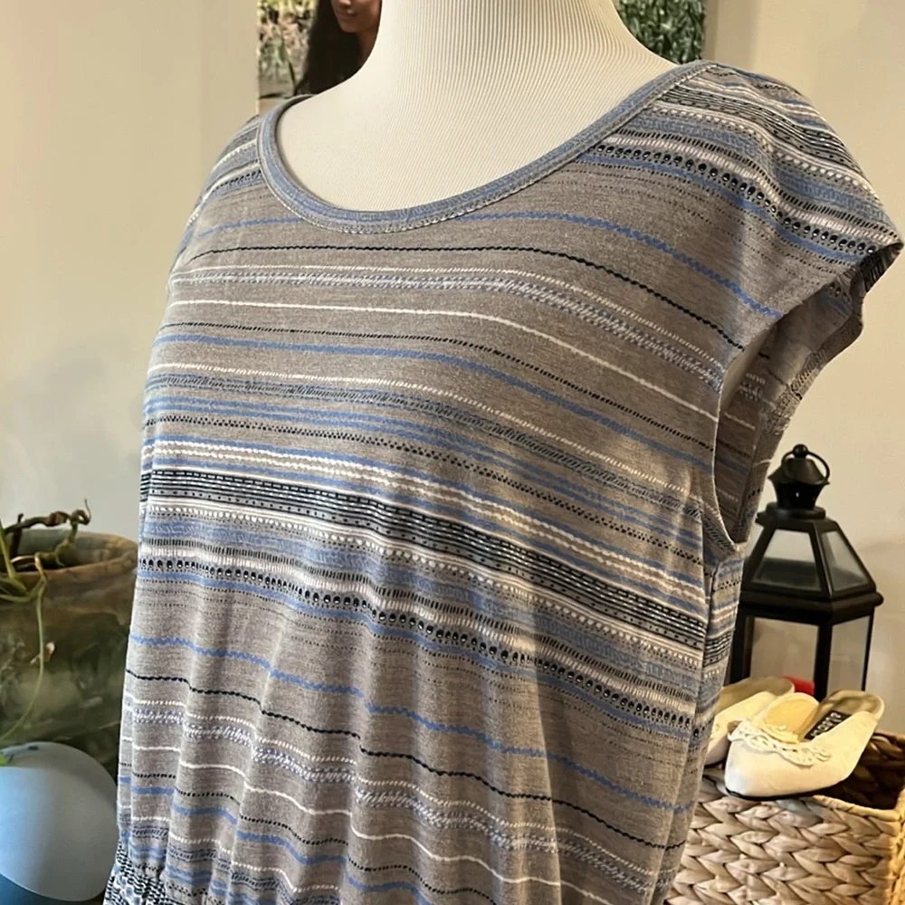 SONOMA STRIPED CASUAL CAP SLEEVE DRESS WITH CRISS CROSS BACK GRAY BLUE SIZE L